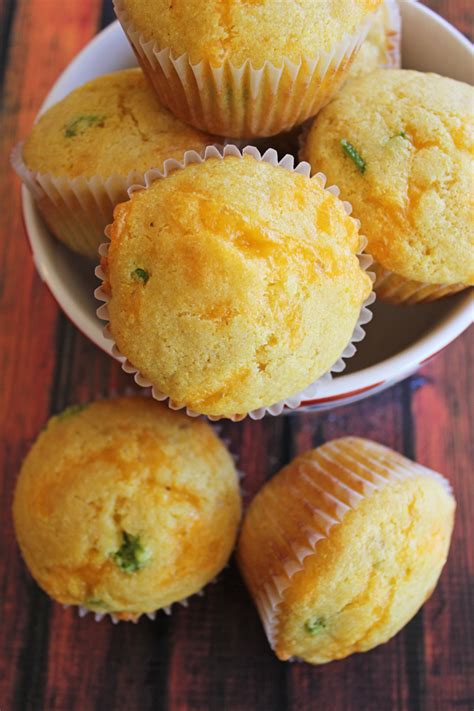 How many sugar are in roasted poblano cheddar corn muffins - calories, carbs, nutrition