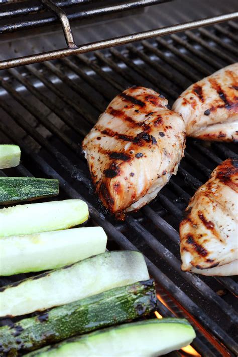 How many sugar are in root beer boneless chicken breast - calories, carbs, nutrition
