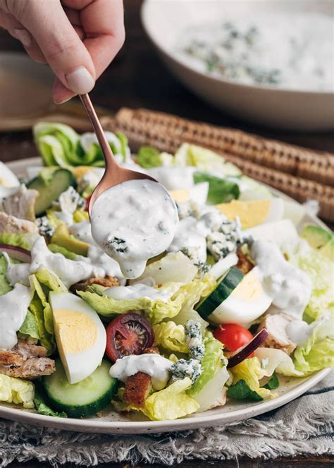 How many sugar are in salad bar - blue cheese dressing - calories, carbs, nutrition