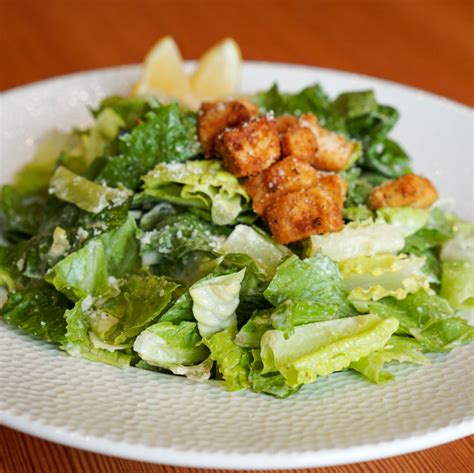 How many sugar are in salad entree caesar korean beef - calories, carbs, nutrition
