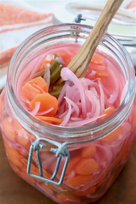 How many sugar are in salad vegetables pickled mexican 1 oz - calories, carbs, nutrition