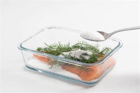How many sugar are in salmon, fennel & apple salad - calories, carbs, nutrition