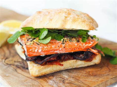 How many sugar are in salmon blt - calories, carbs, nutrition