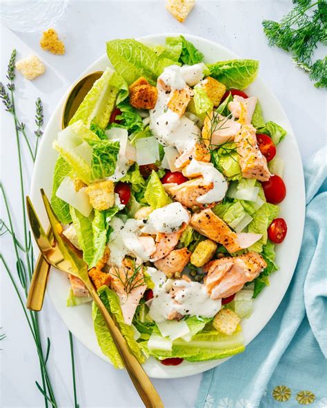 How many sugar are in salmon caesar salad - calories, carbs, nutrition