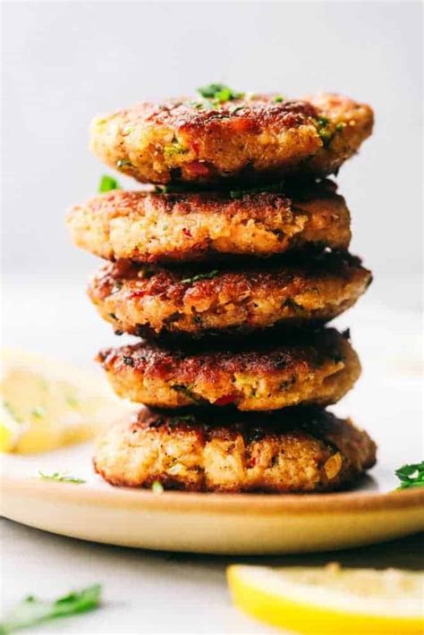 How many sugar are in salmon croquettes (451.0) - calories, carbs, nutrition