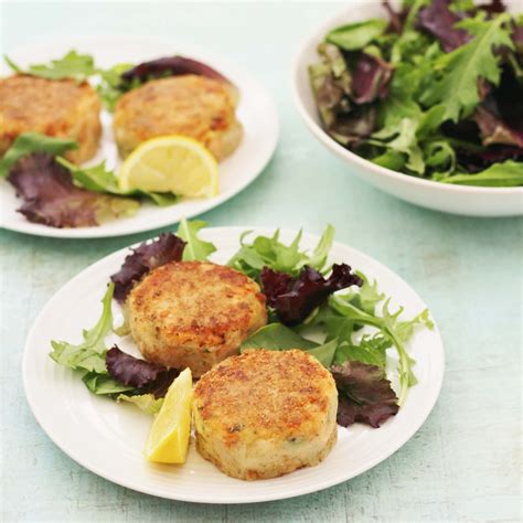 How many sugar are in salmon fishcake - calories, carbs, nutrition