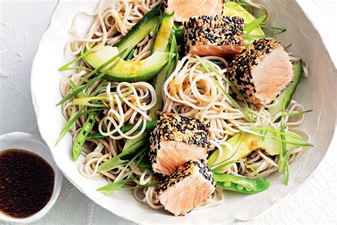 How many sugar are in salmon soba noodle salad - calories, carbs, nutrition