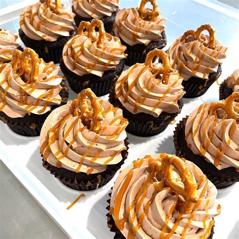 How many sugar are in salted carmel pretzel - calories, carbs, nutrition