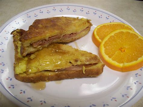 How many sugar are in sand brkf french toast ham & cheddar - calories, carbs, nutrition