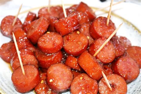 How many sugar are in sand kielbasa plain - calories, carbs, nutrition