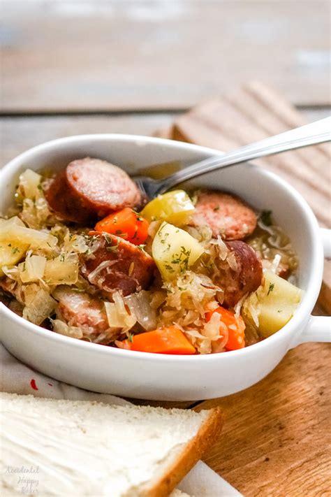 How many sugar are in sand kielbasa sauerkraut - calories, carbs, nutrition