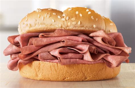 How many sugar are in sand roast beef & cheddar kaiser - calories, carbs, nutrition