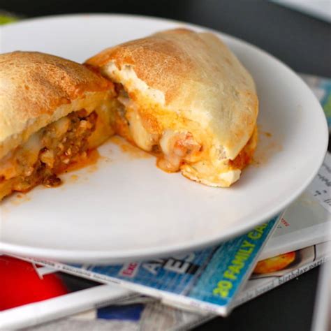 How many sugar are in sausage calzone - calories, carbs, nutrition