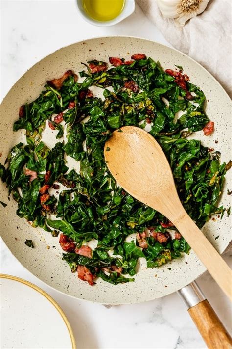 How many sugar are in sauteed collards with bacon & onions - calories, carbs, nutrition