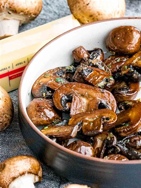 How many sugar are in sauteed garlic mushrooms - calories, carbs, nutrition