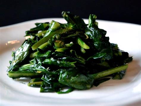 How many sugar are in sauteed greens - calories, carbs, nutrition