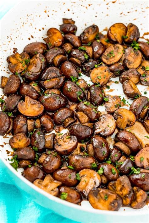 How many sugar are in sauteed mushrooms - calories, carbs, nutrition