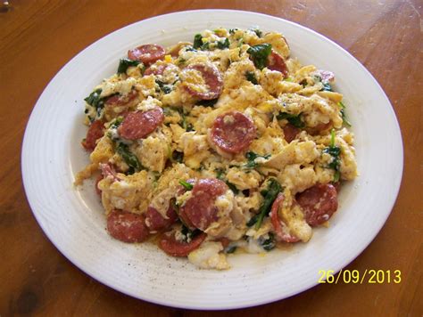 How many sugar are in scrambled eggs with chorizo - calories, carbs, nutrition