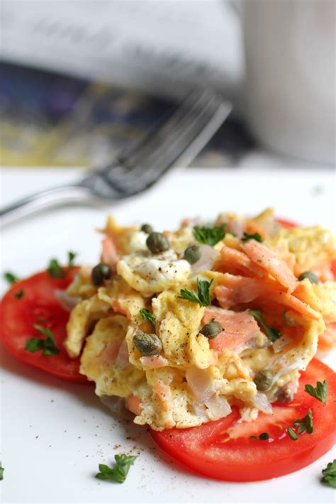 How many sugar are in scrambled eggs with lox & cream cheese - calories, carbs, nutrition