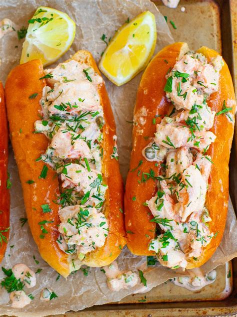 How many sugar are in seafood roll on white roll - calories, carbs, nutrition
