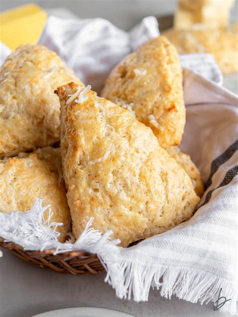 How many sugar are in sesame cheese scones - calories, carbs, nutrition