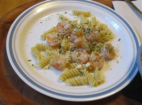 How many sugar are in shrimp alfredo with whole wheat rotini - calories, carbs, nutrition