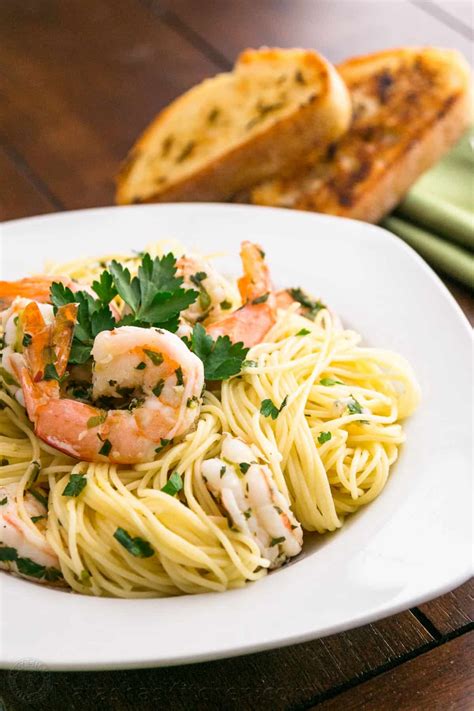 How many sugar are in shrimp scampi with angel hair, with breadstick - calories, carbs, nutrition