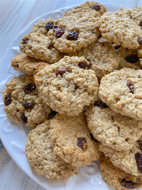 How many sugar are in simply fresh oatmeal raisin cookie - calories, carbs, nutrition