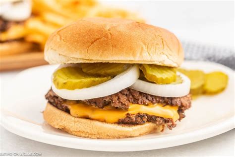 How many sugar are in single steakburger - calories, carbs, nutrition