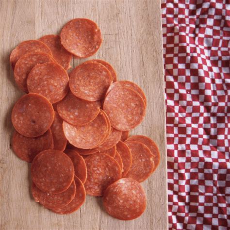 How many sugar are in sliced spicy pepperoni - calories, carbs, nutrition