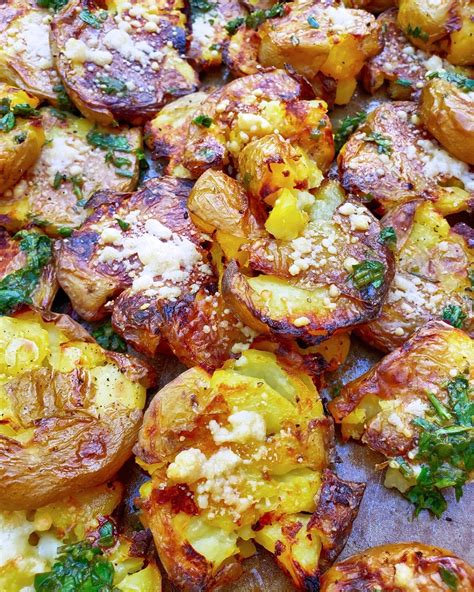 How many sugar are in smashed potatoes with aromatic herbs - calories, carbs, nutrition