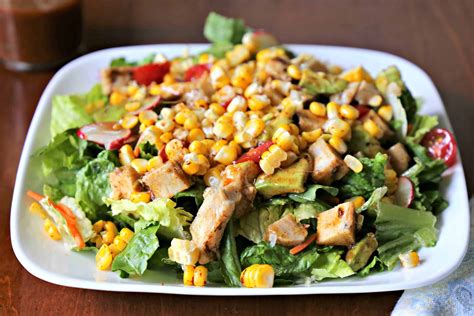 How many sugar are in smoked chicken and corn salad - calories, carbs, nutrition