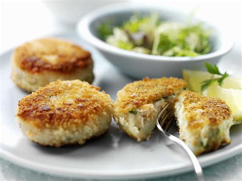 How many sugar are in smoked mackerel fishcake with a vegetable salsa - calories, carbs, nutrition