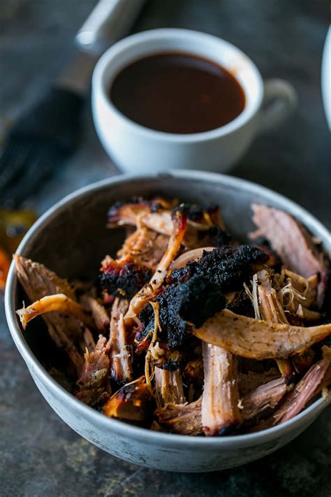 How many sugar are in smoked pulled pork - calories, carbs, nutrition