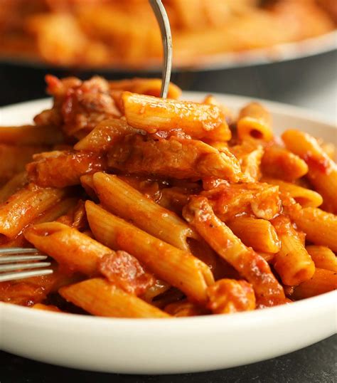 How many sugar are in smokey bbq chicken with pasta medium - calories, carbs, nutrition