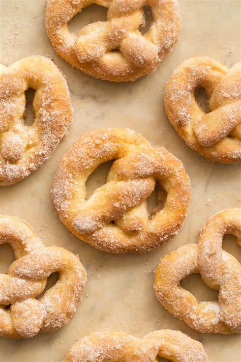 How many sugar are in soft pretzel - calories, carbs, nutrition