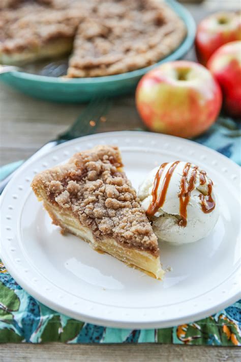 How many sugar are in sour cream apple tart - calories, carbs, nutrition