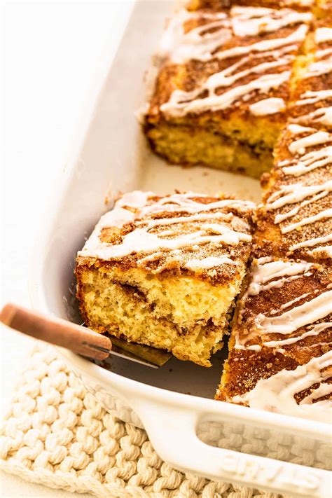 How many sugar are in sour cream coffee cake - calories, carbs, nutrition