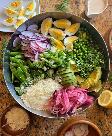 How many sugar are in south west radish cobb salad - calories, carbs, nutrition