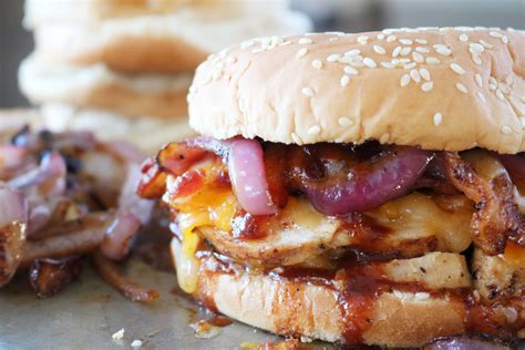 How many sugar are in southern bbq chicken breast sandwich - calories, carbs, nutrition
