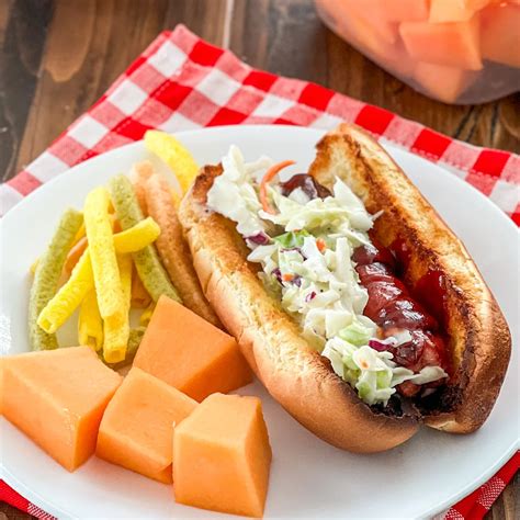 How many sugar are in southern belly hot dog - calories, carbs, nutrition