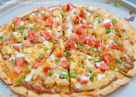 How many sugar are in southwest chicken wheat pizza - calories, carbs, nutrition