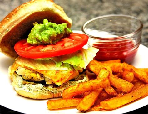 How many sugar are in southwestern chicken breast sandwich - calories, carbs, nutrition