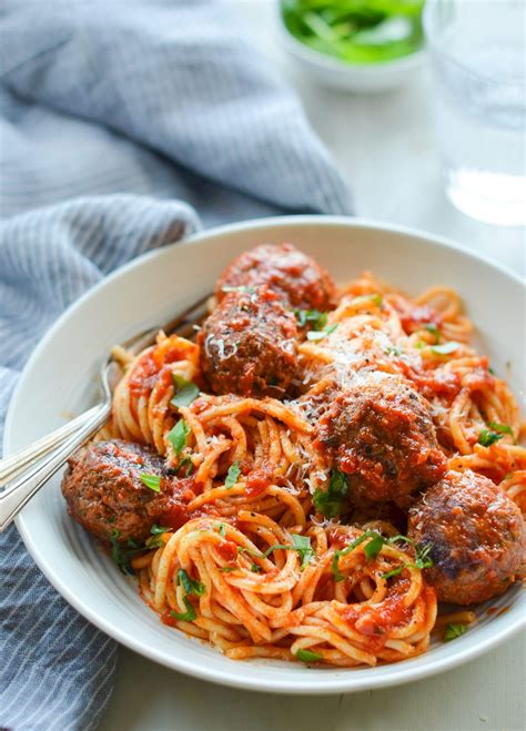 How many sugar are in spaghetti and meat balls - calories, carbs, nutrition