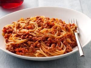 How many sugar are in spaghetti bolognese - calories, carbs, nutrition