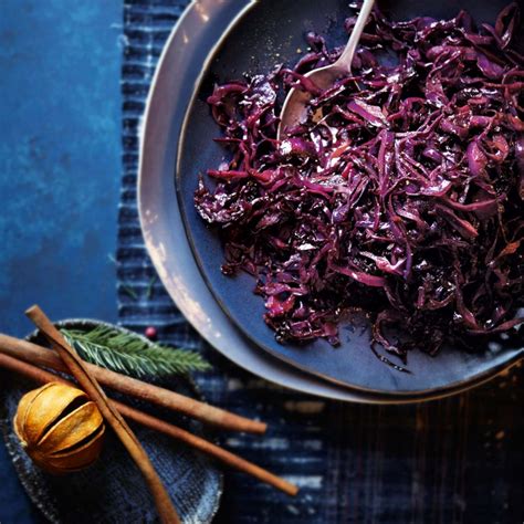 How many sugar are in spiced red cabbage - calories, carbs, nutrition