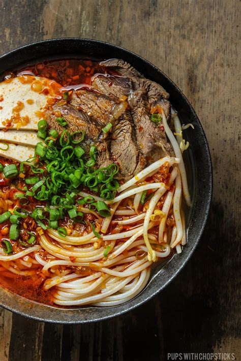 How many sugar are in spicy beef and kale noodle bowl - calories, carbs, nutrition