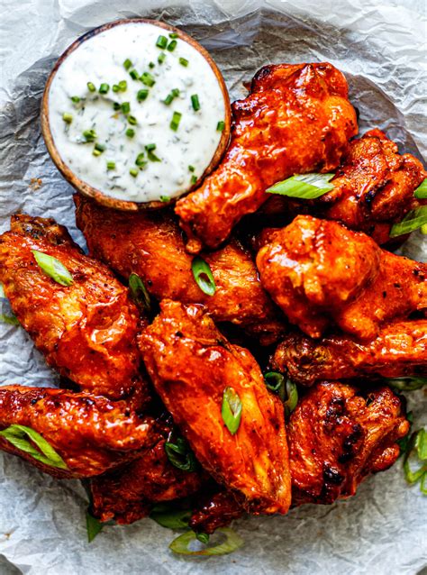 How many sugar are in spicy buffalo chicken wings - calories, carbs, nutrition