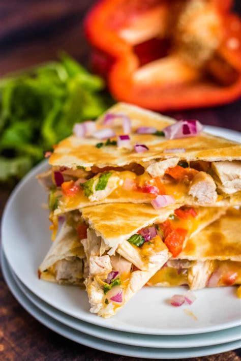 How many sugar are in spicy chicken quesadillas - calories, carbs, nutrition