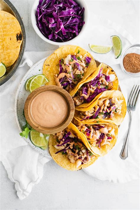 How many sugar are in spicy fish tacos - calories, carbs, nutrition